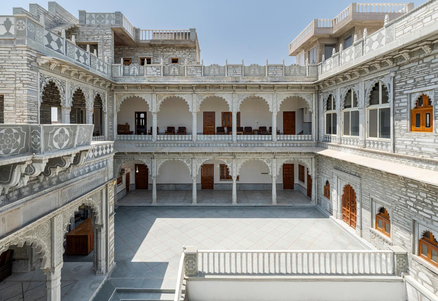 Balcony courtyard