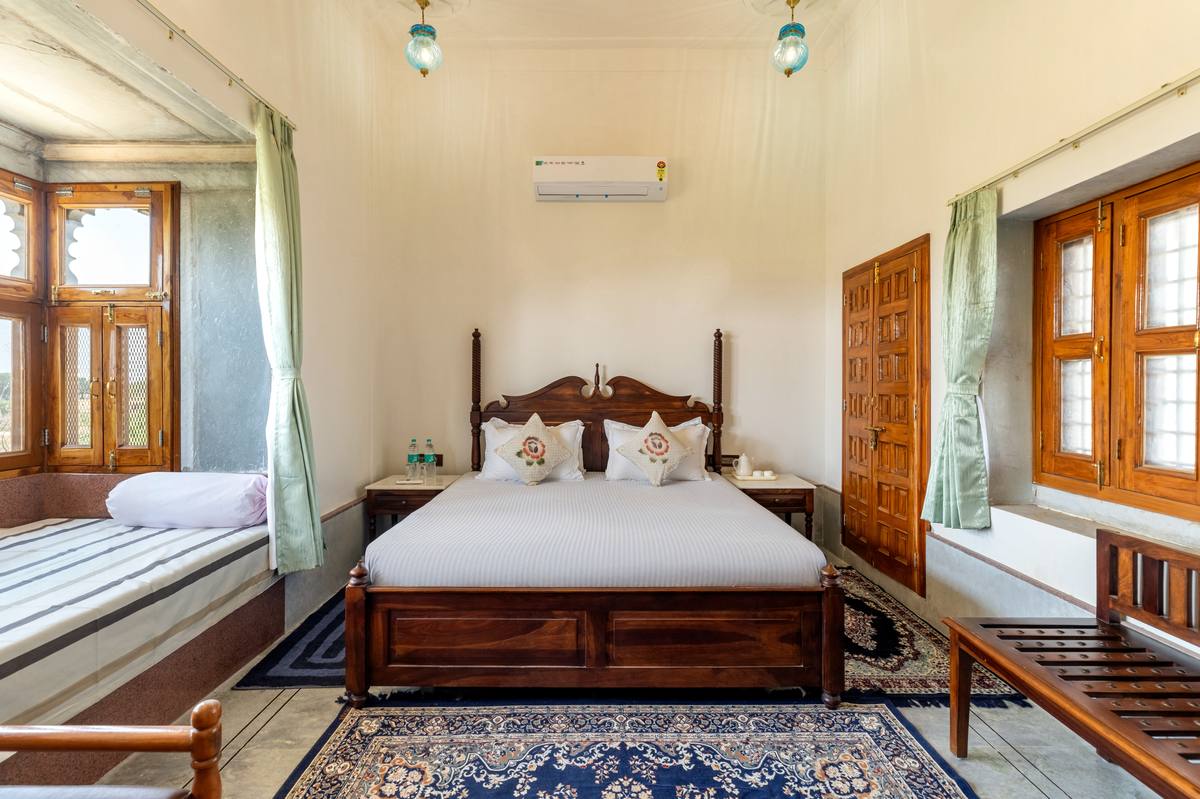 Heritage Suite window seat